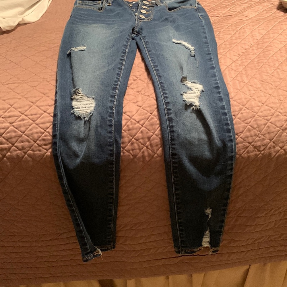 I am selling some old navy jeans. They are for kids and are supper skinny jeans